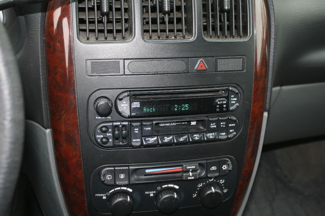 2004 Chrysler Town and Country Elk Conversion Van