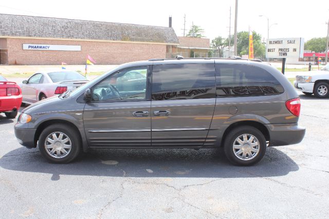 2004 Chrysler Town and Country Glk350 4matic 4dr 4x4 SUV