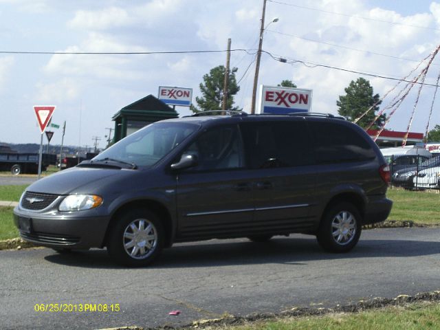 2004 Chrysler Town and Country 3.5