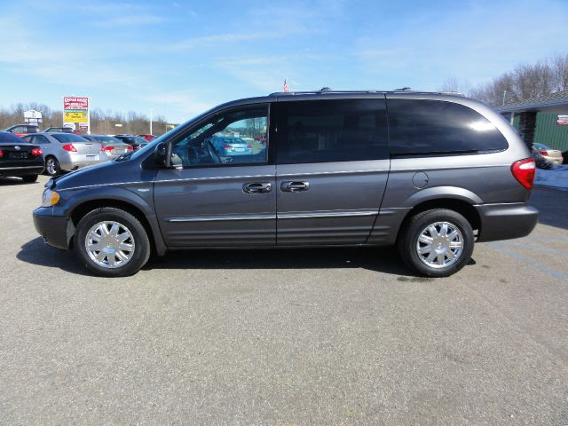 2004 Chrysler Town and Country 3.5