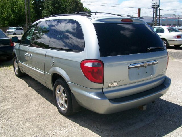 2004 Chrysler Town and Country GT Premium