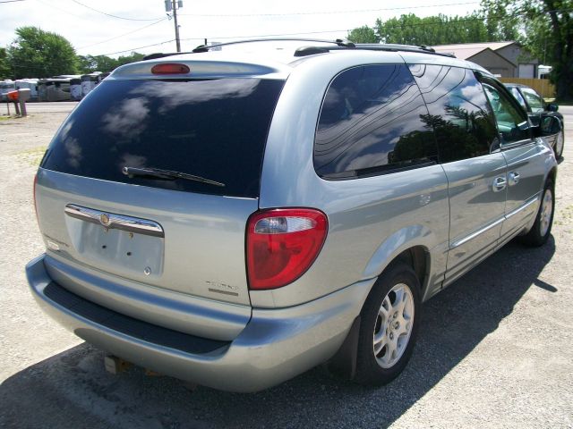 2004 Chrysler Town and Country GT Premium