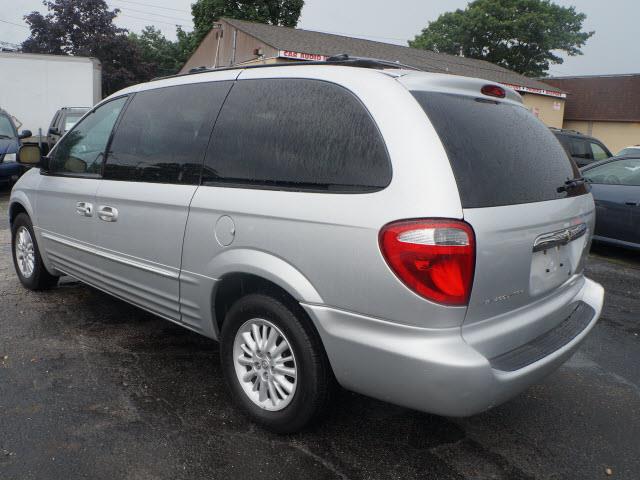 2004 Chrysler Town and Country 3.5