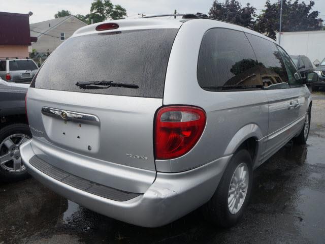 2004 Chrysler Town and Country 3.5