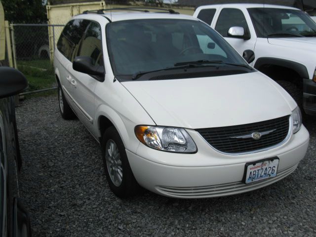 2004 Chrysler Town and Country 3.5