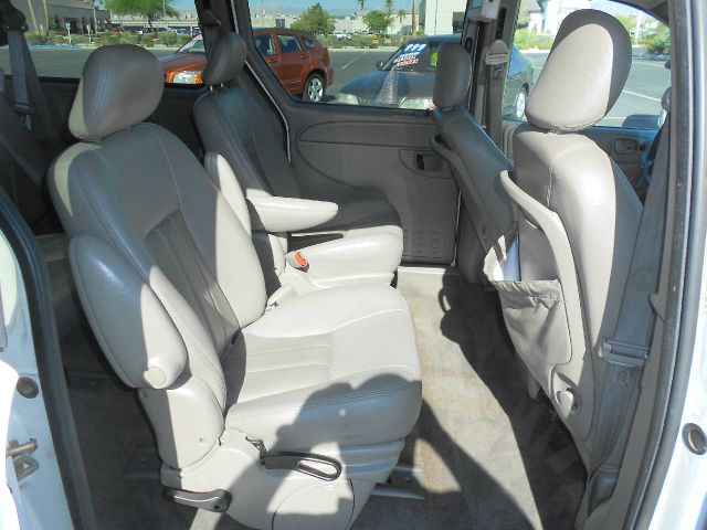 2004 Chrysler Town and Country 3.5