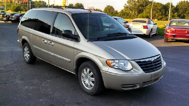 2005 Chrysler Town and Country 3.5