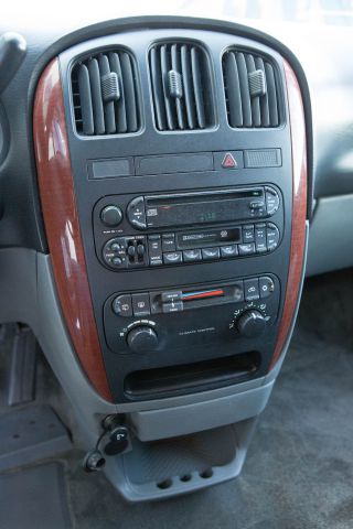 2005 Chrysler Town and Country Elk Conversion Van