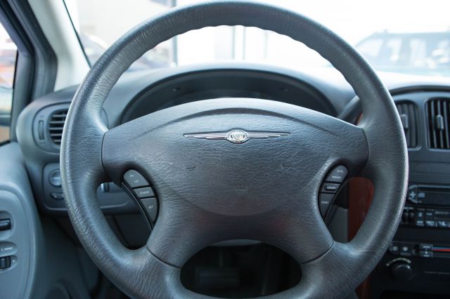 2005 Chrysler Town and Country Elk Conversion Van