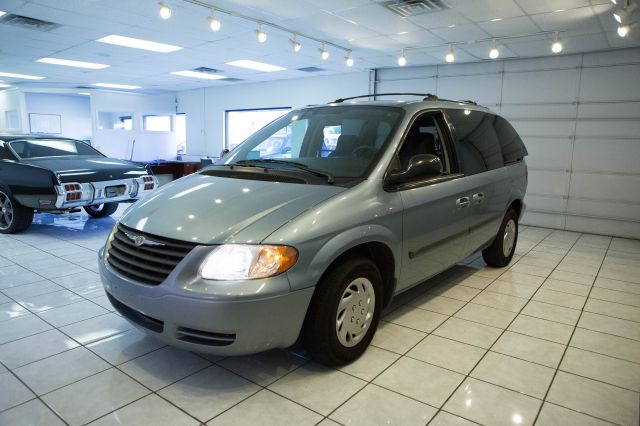 2005 Chrysler Town and Country Elk Conversion Van