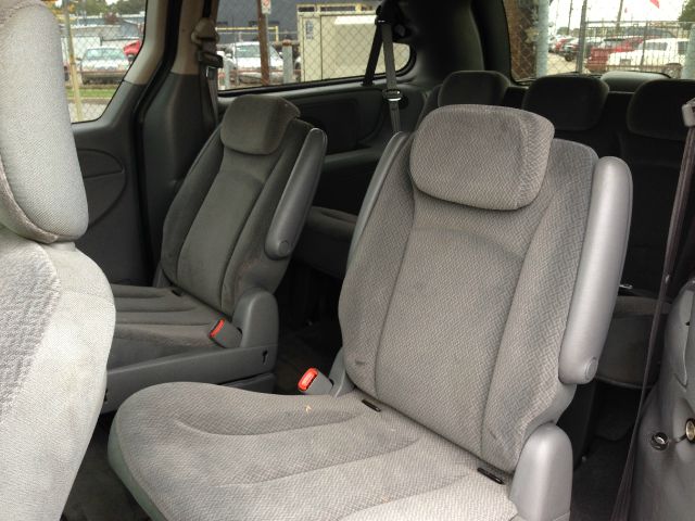 2005 Chrysler Town and Country Unknown