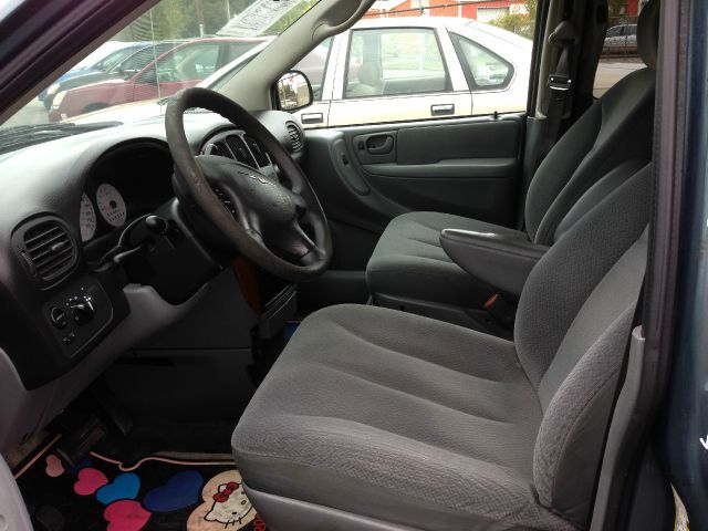 2005 Chrysler Town and Country Unknown