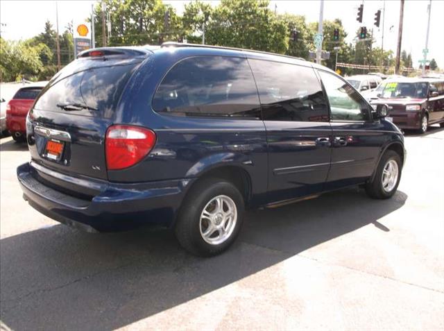 2005 Chrysler Town and Country 2010 Toyota III