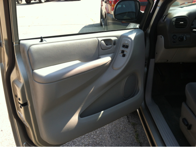 2005 Chrysler Town and Country Elk Conversion Van