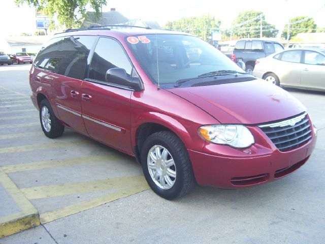2005 Chrysler Town and Country 3.5