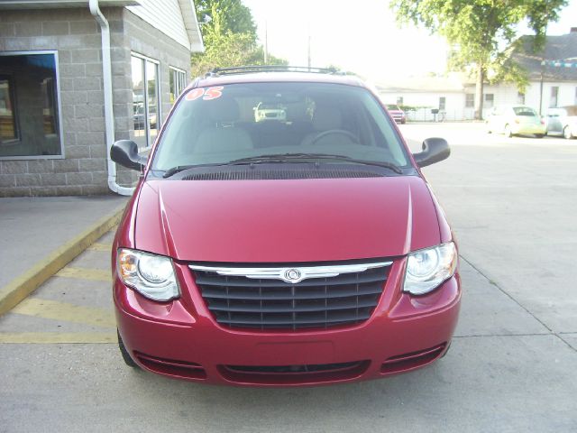 2005 Chrysler Town and Country 3.5