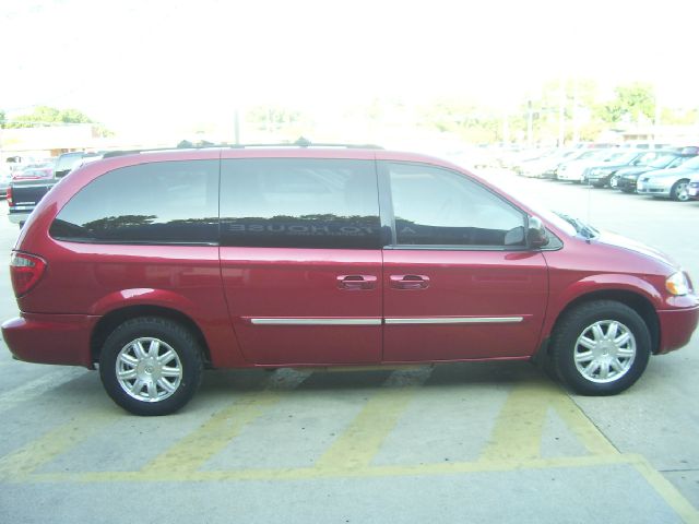 2005 Chrysler Town and Country 3.5