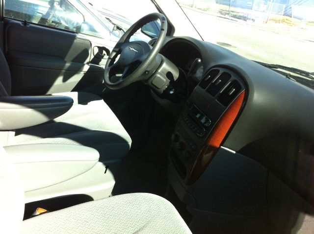 2005 Chrysler Town and Country Elk Conversion Van