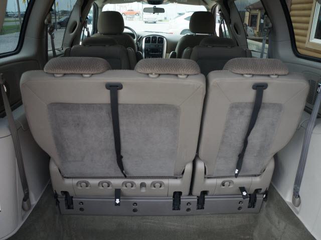 2005 Chrysler Town and Country 3.5