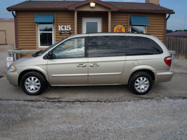 2005 Chrysler Town and Country 3.5