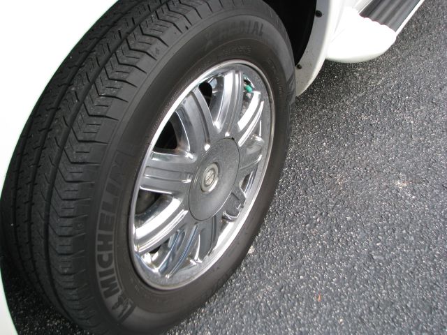 2005 Chrysler Town and Country SLT 25