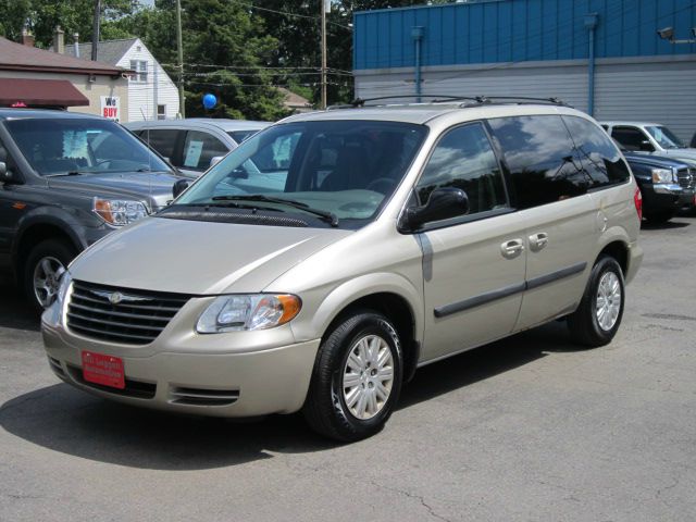 2005 Chrysler Town and Country Elk Conversion Van
