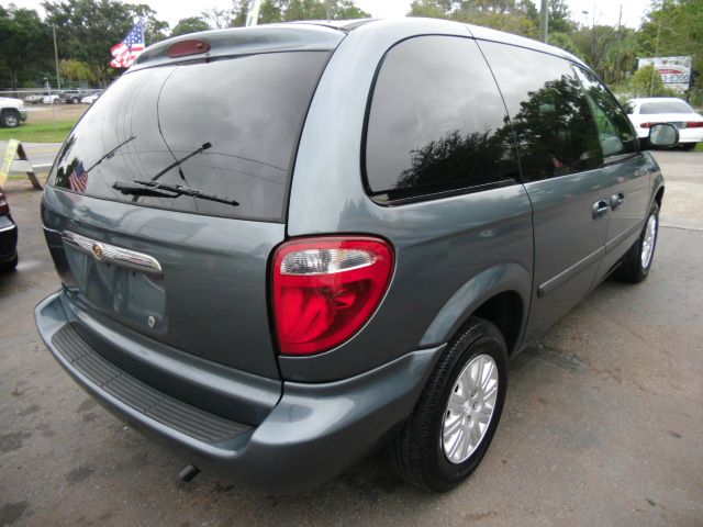 2005 Chrysler Town and Country Elk Conversion Van