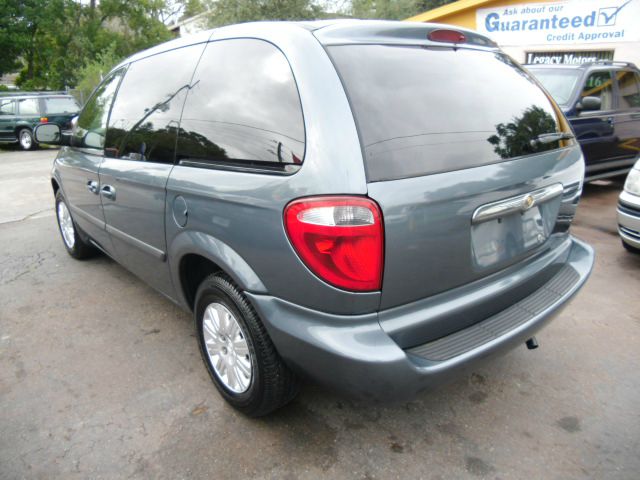 2005 Chrysler Town and Country Elk Conversion Van