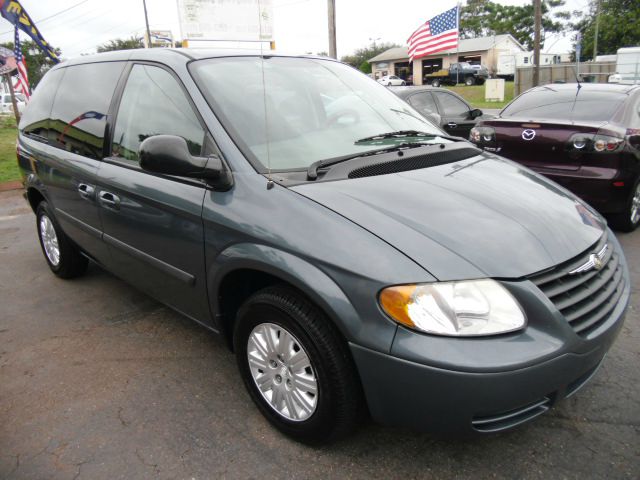 2005 Chrysler Town and Country Elk Conversion Van