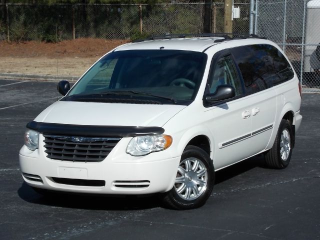 2005 Chrysler Town and Country 3.5