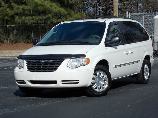 2005 Chrysler Town and Country 3.5