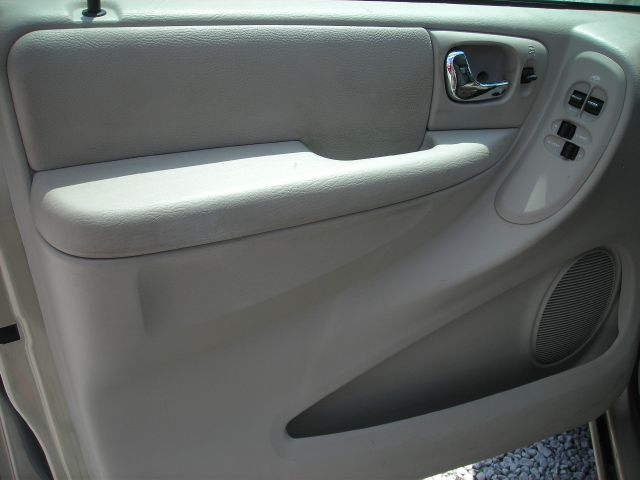 2005 Chrysler Town and Country Elk Conversion Van