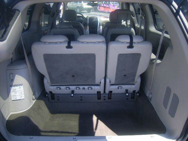2005 Chrysler Town and Country 3.5