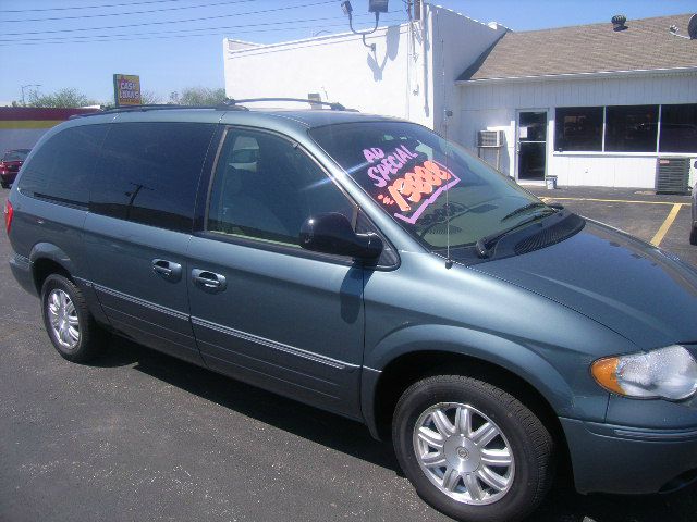 2005 Chrysler Town and Country 3.5