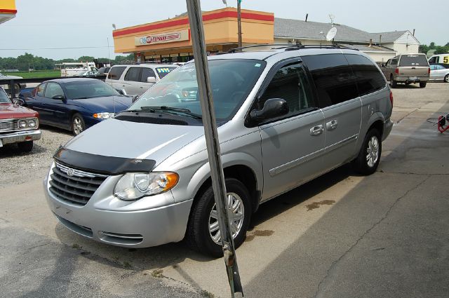 2005 Chrysler Town and Country 3.5