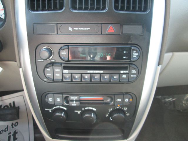 2005 Chrysler Town and Country 3.5