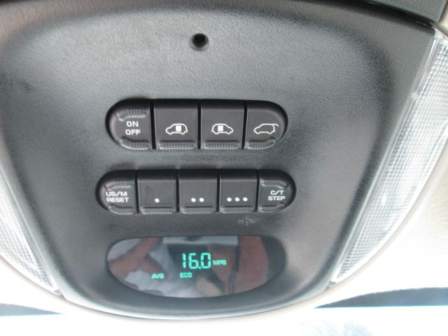 2005 Chrysler Town and Country 3.5