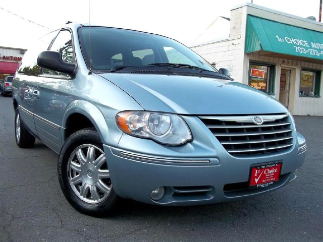 2005 Chrysler Town and Country 3.5