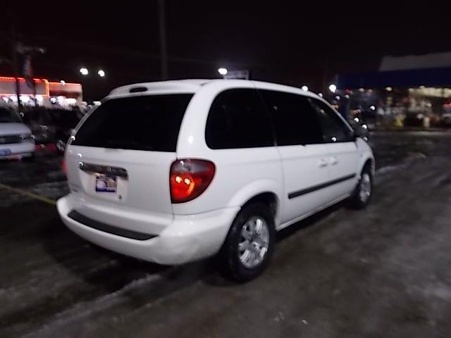 2005 Chrysler Town and Country Base