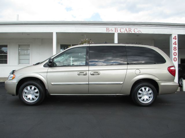 2005 Chrysler Town and Country 3.5