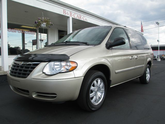2005 Chrysler Town and Country 3.5
