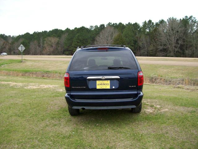 2005 Chrysler Town and Country 3.5