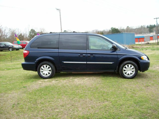 2005 Chrysler Town and Country 3.5
