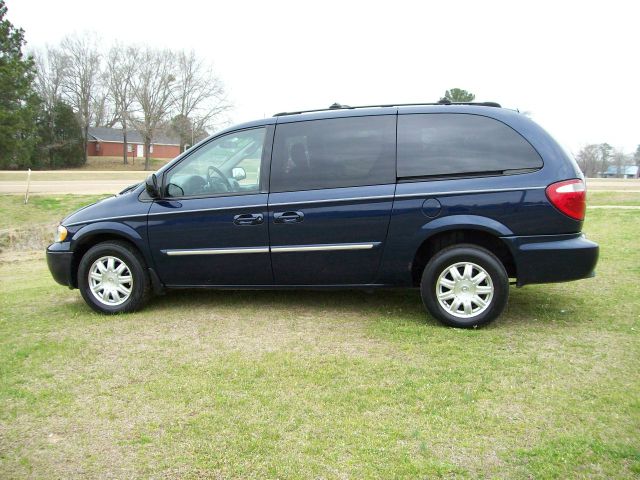 2005 Chrysler Town and Country 3.5
