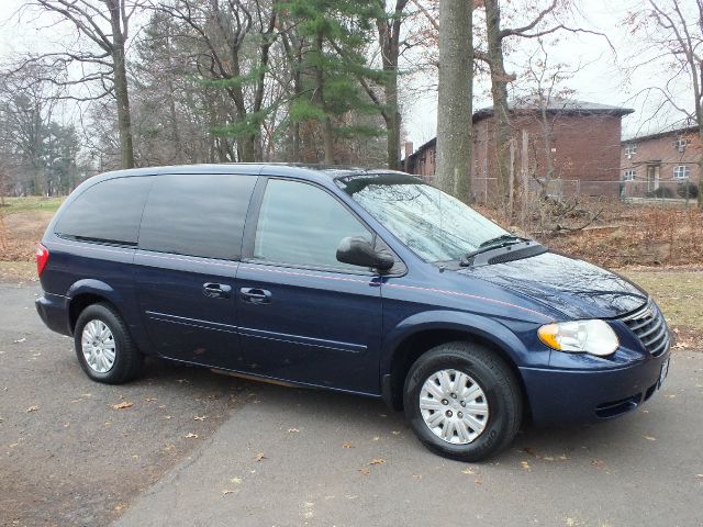 2005 Chrysler Town and Country Elk Conversion Van