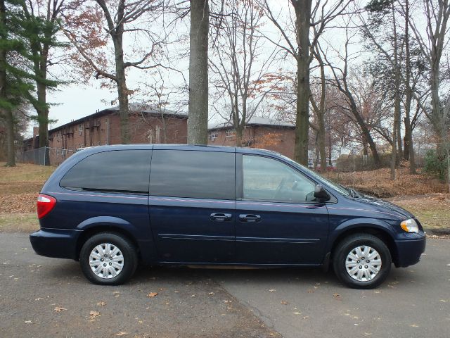2005 Chrysler Town and Country Elk Conversion Van