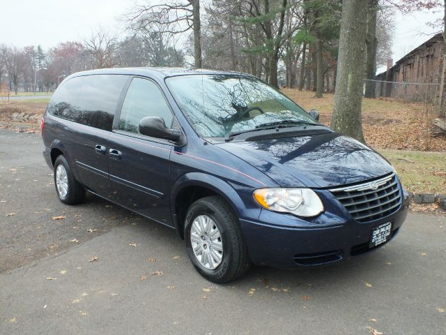 2005 Chrysler Town and Country Elk Conversion Van