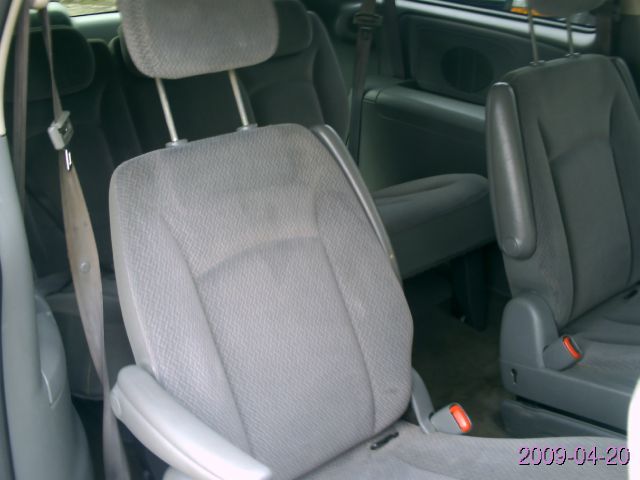 2005 Chrysler Town and Country 3.5