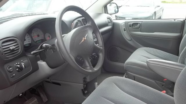 2005 Chrysler Town and Country Elk Conversion Van