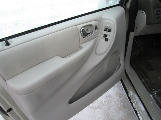 2005 Chrysler Town and Country 3.5